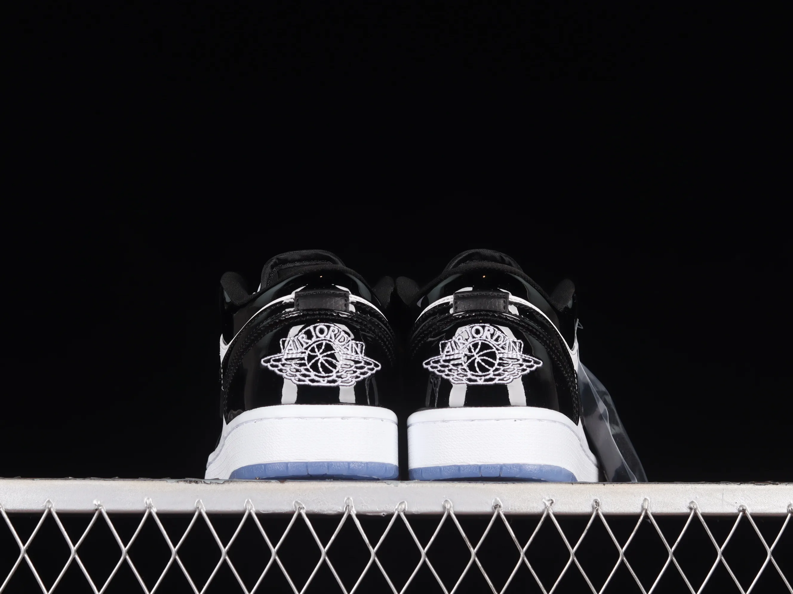 All categories Air Jordan Jordan series basketball shoes Air Jordan 1 Low Air Jordan 1 Low "Concord" AJ1 Joe 1 Concord black and white patent leather low-top basketball shoes DV1309-100